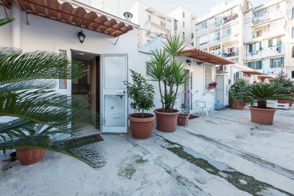 Al Cortile Apartment Bari Exterior photo